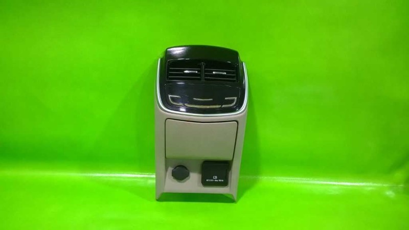 13 14 XTS CENTER CONSOLE REAR AC AIR VENT OEM 4073-25