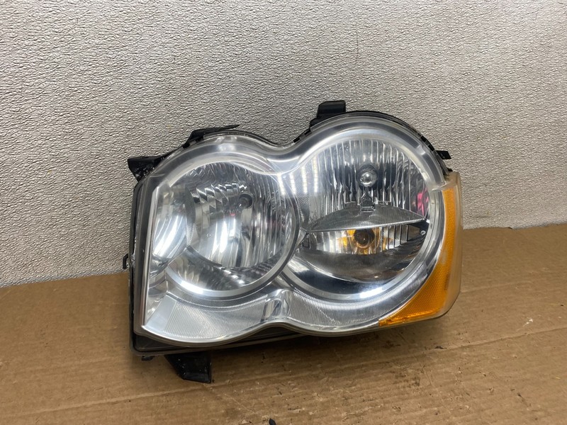 2008-2010 Jeep Grand Cherokee Left LH Driver Side Halogen Headlight Z2671 DW