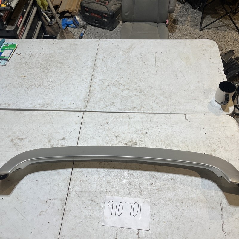 01-07 TOYOTA HIGHLANDER HYBRID REAR SPOILER TAILGATE