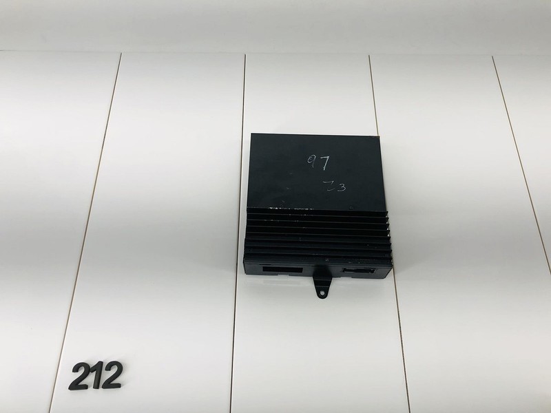 96-02 BMW Z3 ROADSTER SOUND AUDIO AMP AMPLIFIER CONTROL COMPUTER MODULE OEM