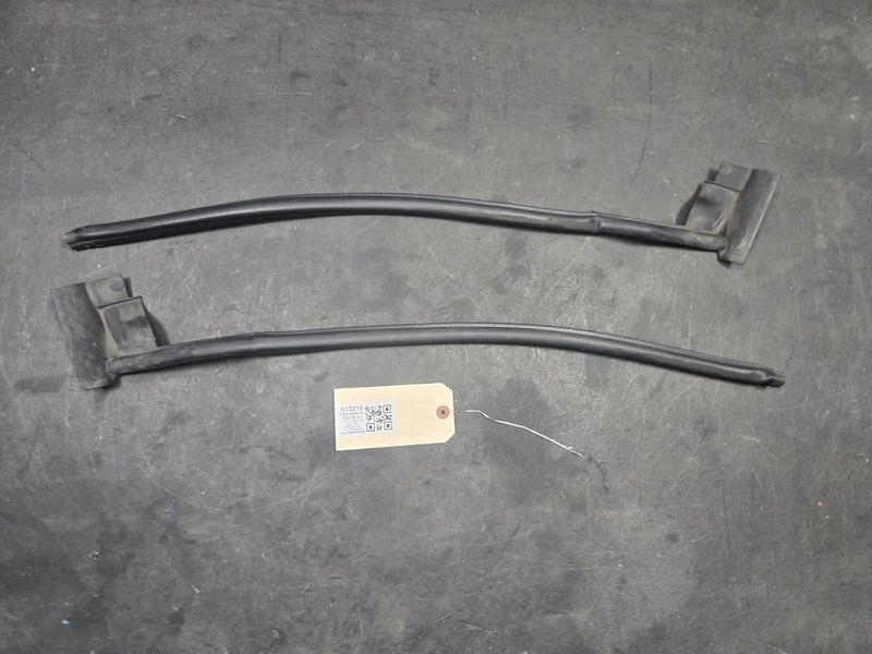 2PC Rear Right + Left Door Lower Side Weatherstrips Set 2022 Nissan Rogue 21-25