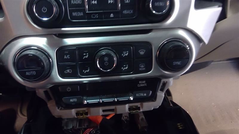 Temperature Control Dash Mounted ID 84258727 Fits 17-19 SUBURBAN 1500 3263423
