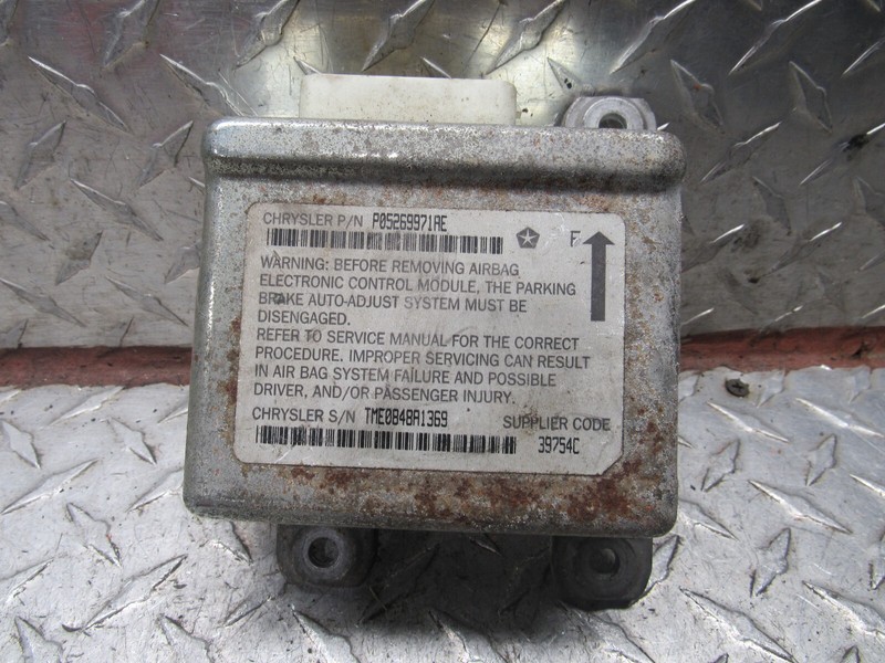 97 98 99 DODGE NEON CONTROL MODULE P05269971AE