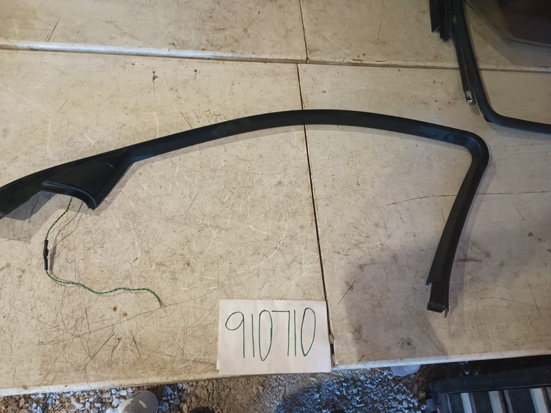 2004-2007 BMW 525IE60 RIGHT FRONT DOOR SPEAKER TRIM MOLDING 7033630