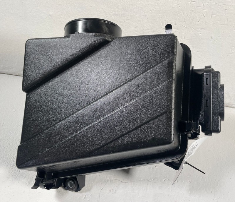 22-23 GENESIS G70 ENGINE AIR INTAKE CLEANER FILTER HOUSING BOX 2.0L # 110980