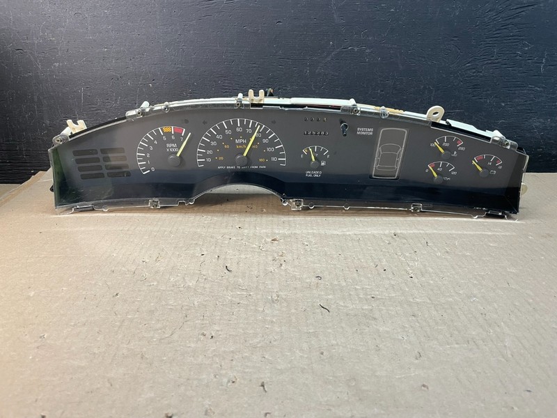 1995 to 1996 Pontiac Boneville Cluster Speedometer Gauge OEM ae3384 DG