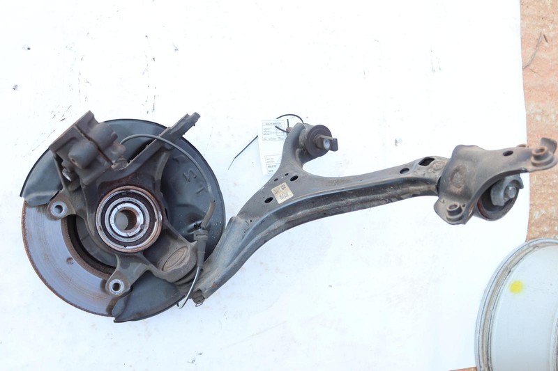 2013-2015 HONDA ACCORD 3.5L SEDAN FRONT PASSENGER SPINDLE KNUCKLE W/ ARM OEM