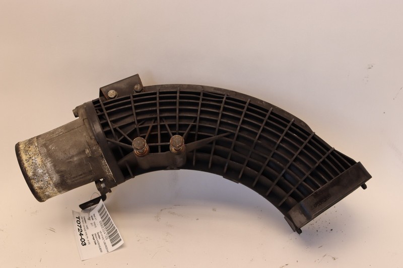 17-24 FREIGHTLINER CASCADIA 126 DETROIT DD15 ENGINE AIR INTAKE TUBE DUCT OEM