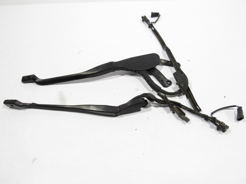 13-19 Mercedes SL550 R231 2013 Front Windshield Wiper Arm Set 2 PCS ;