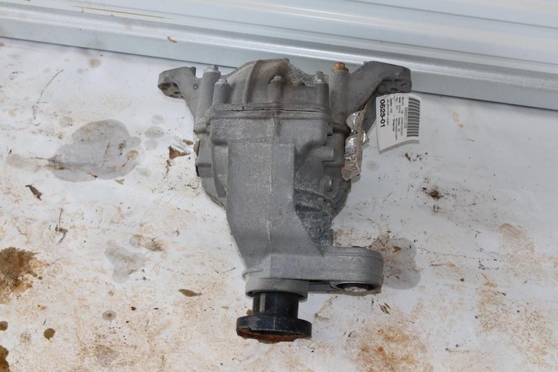 2014-2015 JEEP GRAND CHEROKEE REAR DIFFERENTIAL 3.45 RATIO W/O LIMITED SLIP OEM