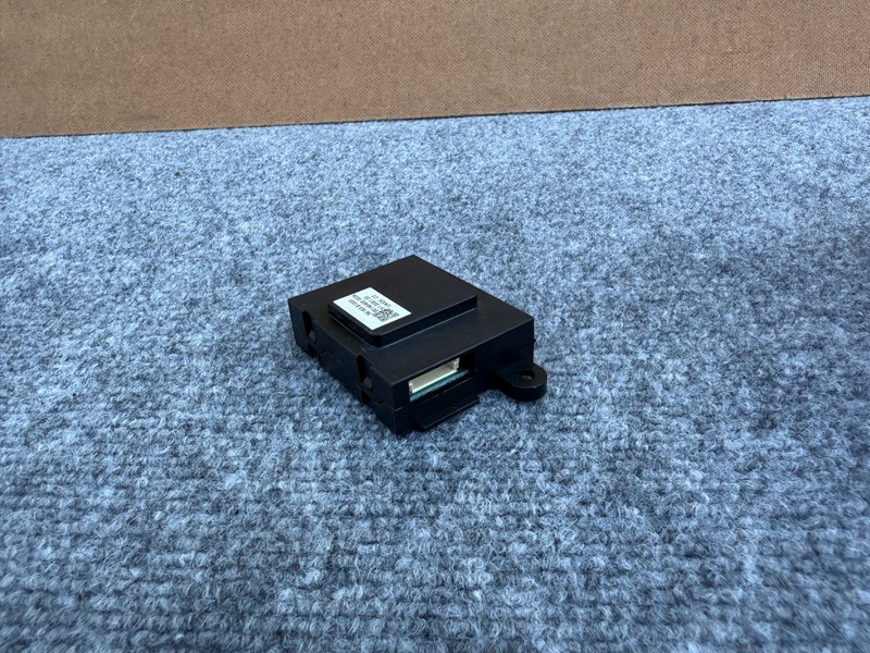 HYUNDAI GENESIS SEDAN & G80 15-20 OEM LEFT WHEEL CONTROL MODULE UNIT