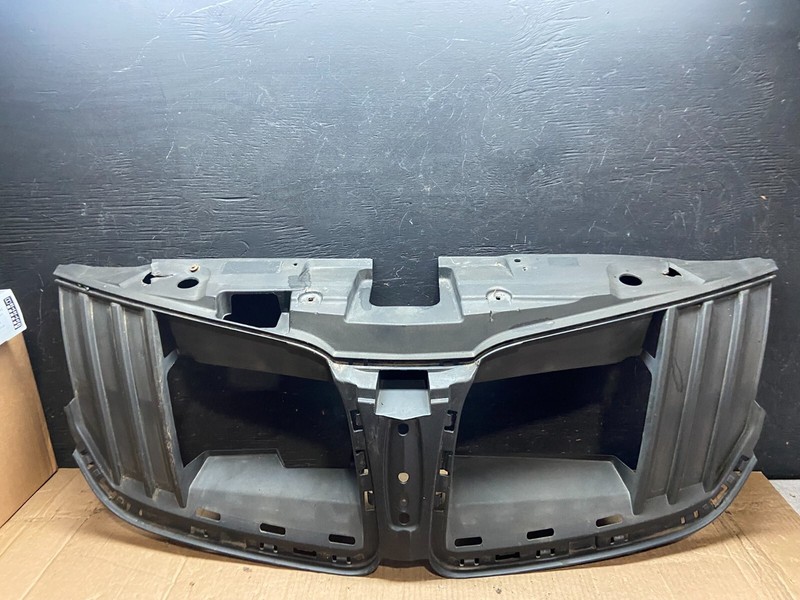 2010 to 2012 Lincoln MKT Grill Grille Support Panel O3111 PS