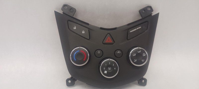 17-'20 CHEVROLET SONIC temperature control w/o heated seat OEM 1 Year Wnty!