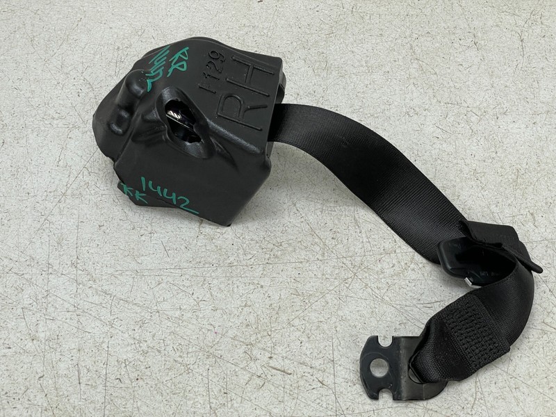 2017 2018 Maserati Levante Rear Right Pass Seatbelt Retractor Black 1442 OEM