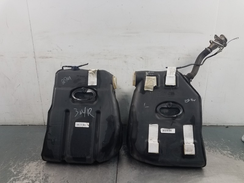 2007 Chevy Corvette C6 Fuel Tanks / Filler Neck #9216 F1