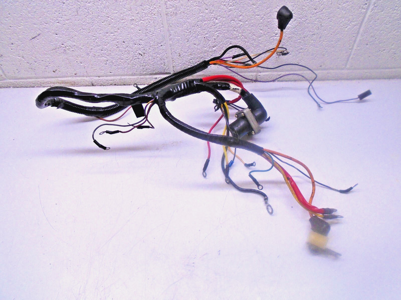 W5d 84-98422A4 Mercruiser Engine Motor Wiring Wire Harness 2.5 3.0 84-98422A2