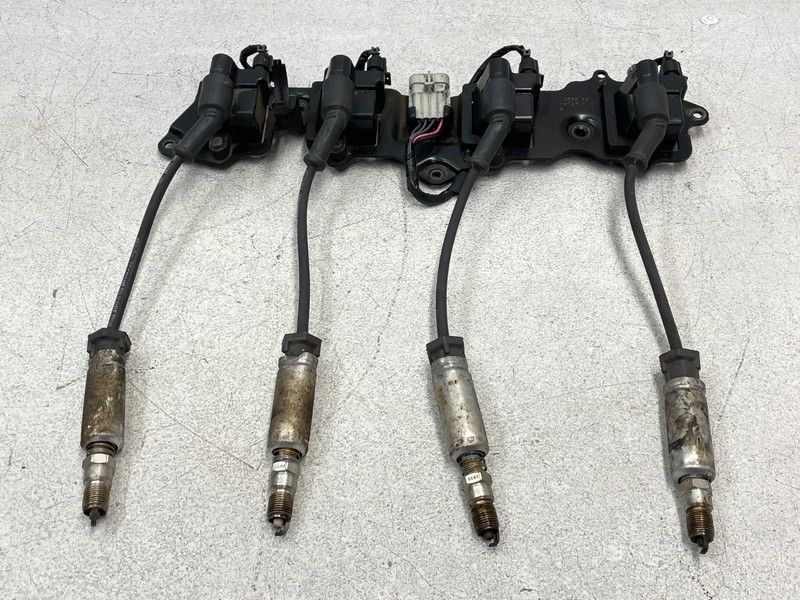 2003-2007 Hummer H2 Engine Ignition Coil Set W/Bracket & Spark Plugs 1630 OEM
