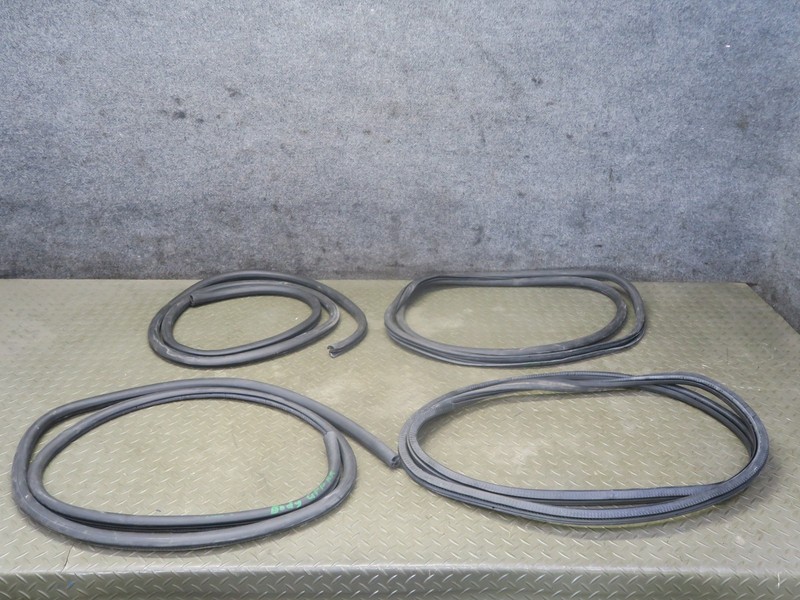 2010-2016 PORSCHE PANAMERA 970 FRONT & REAR DOOR WEATHERSTRIP SEAL SET OF 4