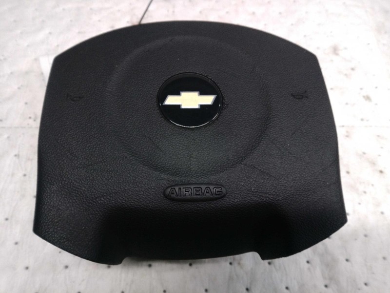 2005-2006 Chevrolet Equinox Steering Wheel Air Bag - Used, White, 160K Miles