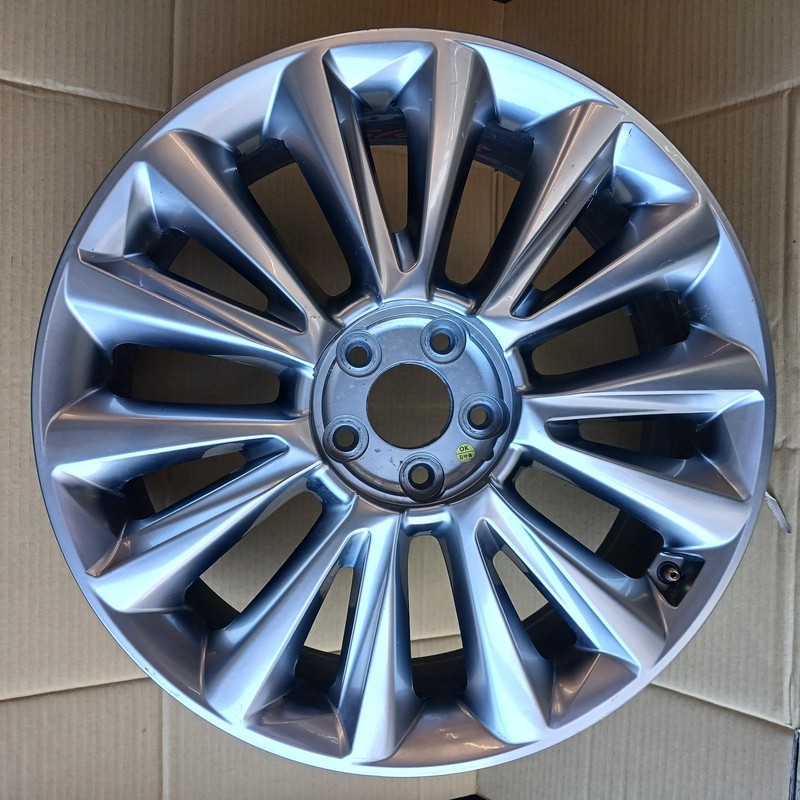 20 HYUNDAI PALISADE Wheel 20x7-1/2 alloy 14 spoke polished OEM Grade B