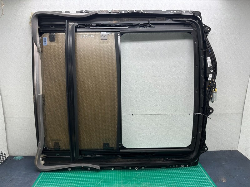 17-23 BMW G30 F90 5-series SUNROOF FRAME W/ MOTORS OEM
