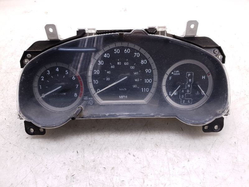 04 - 05 TOYOTA SIENNA SPEEDOMETER CLUSTER