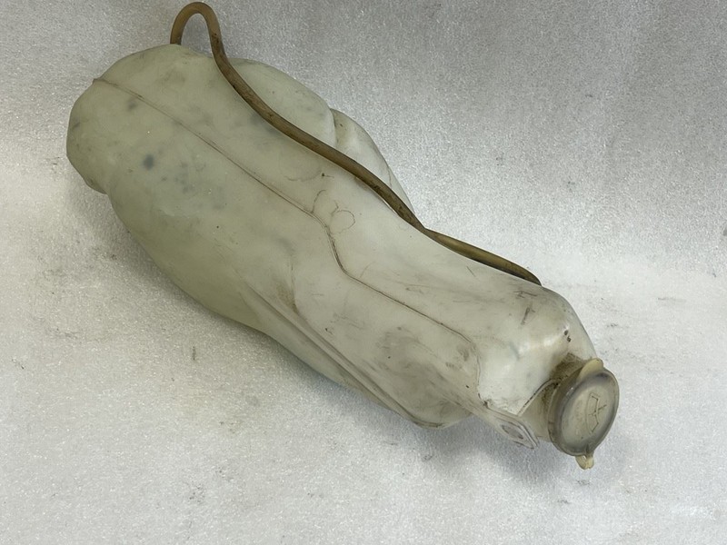 1984 1985 1986 1987 HONDA CIVIC SEDAN WINDSHIELD WASHER FLUID RESERVOIR BOTTLE