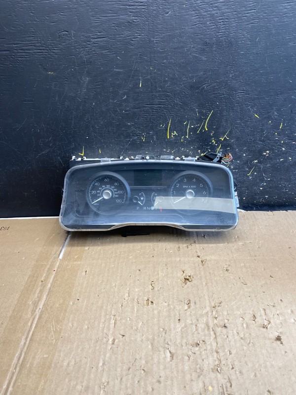 2009 to 2010 Mercury Marquis Speedometer Cluster Gauge Oem ab2209 DG