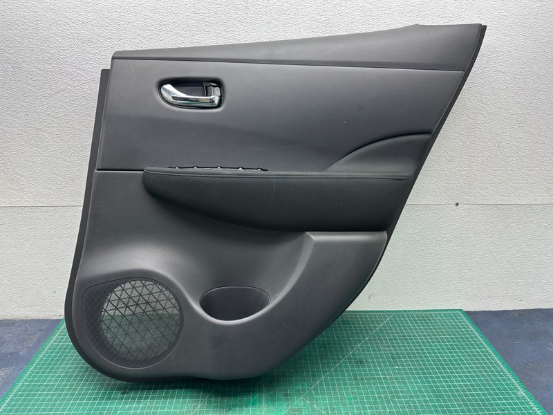 23-25 NISSAN LEAF - REAR RIGHT PASSENGER SIDE INTERIOR DOOR PANEL TRIM OEM