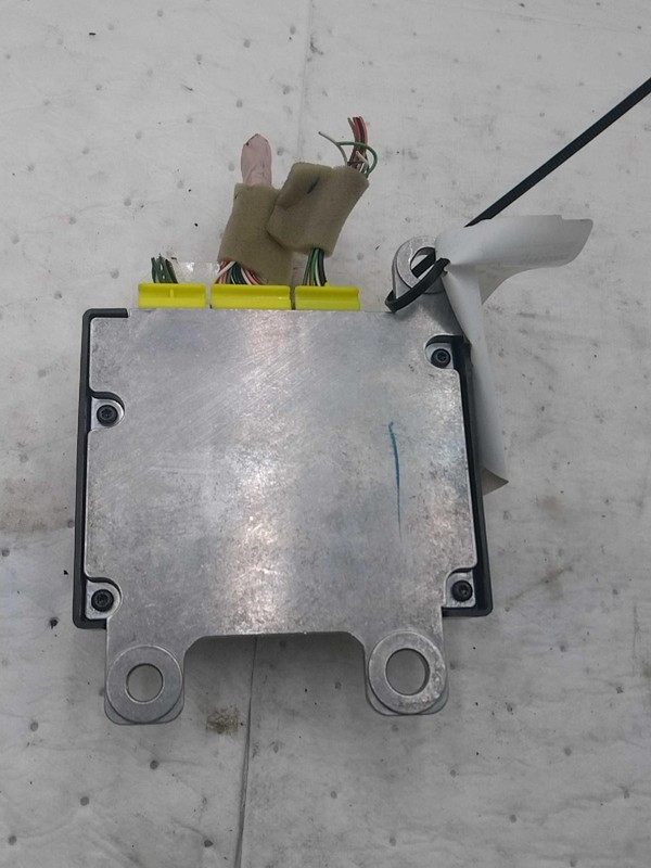 Used Air Bag Module fits: 2018 Nissan Altima Air Bag front with side center cons
