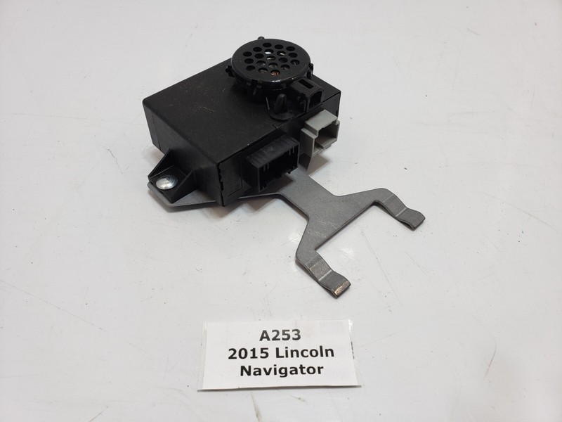 ✅ 2015-2017 OEM Lincoln Navigator Driver Park Assist Control Module Unit