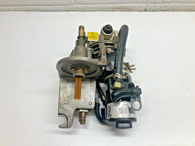 N45001202 5000880 Evinrude 2001 FICHT Oil & Fuel Lift Pumps 135 150 175 HP V6