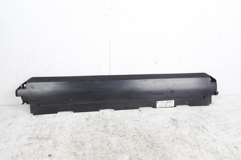 2018 - 2019 BMW 530i 540i G30 RADIATOR PLASTIC 8686029 OEM