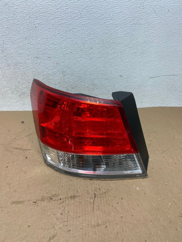 2010 to 2014 Subaru Legacy Left Driver LH Side Tail Light Oem AD7702 LK