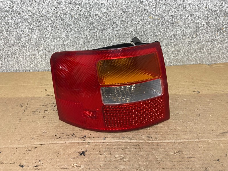 2001-2005 Audi A6 Wagon Left Driver LH Side Tail Light Oem AB3347 LK