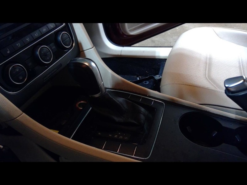 2017 PASSAT Automatic Transmission Shifter 1552215