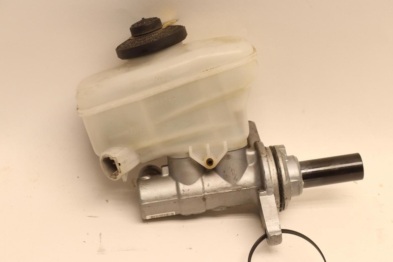 2014-2015 LEXUS IS250 IS300 IS350 SEDAN POWER BRAKE MASTER SYLINDER W/ TANK OEM