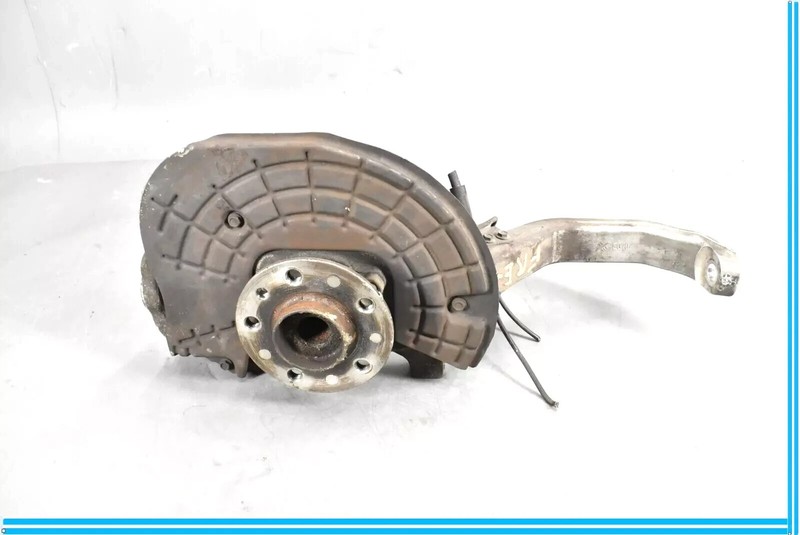 14-22 Maserati Ghibli SQ4 Front Right Side Spindle Knuckle Hub 670004762 OEM