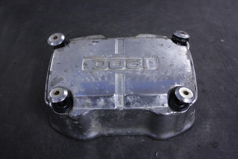 85 HONDA GL 1200 L GOLD WING ENGINE CYLINDER HEAD VALVE COVER #1 OEM GL1200