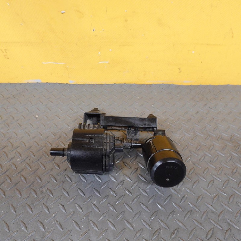 2019-2022 VOLVO XC40 FUEL VAPOR CANISTER W/ LEAK DETECTION PUMP OEM 32203681