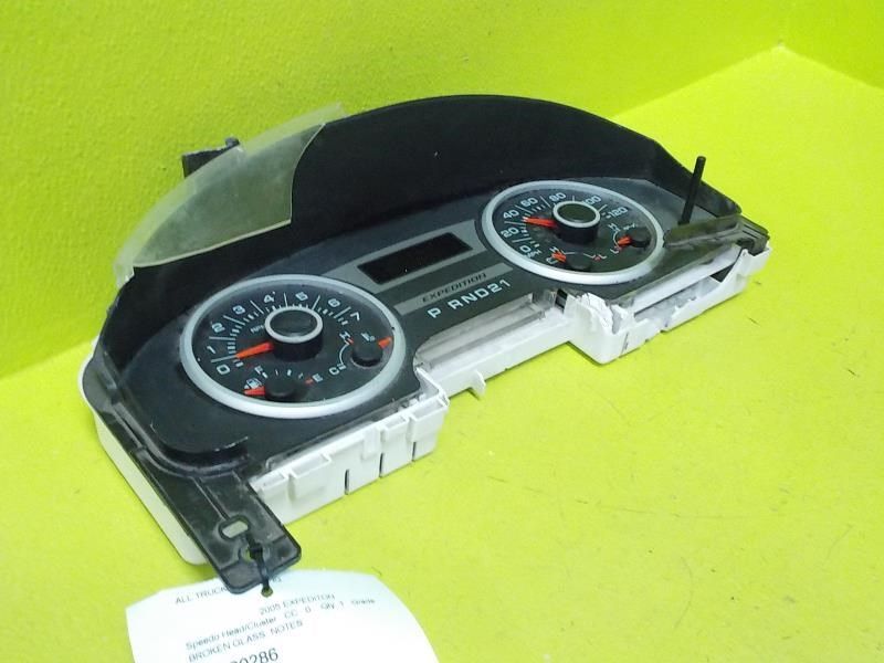 05-06 Ford Expedition MPH Cluster Speedometer Instrument OEM 5L1T-10849-BC