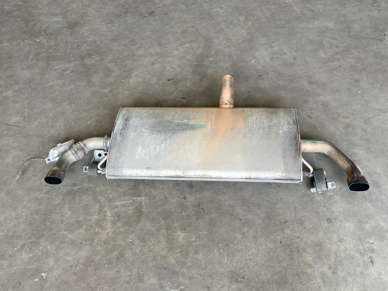 18 19 20 21 22 Volvo XC60 Rear Exhaust Muffler Assembly 2.0L 1603 OEM