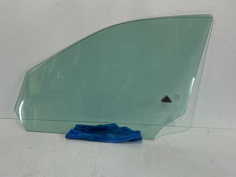 00-08 Jaguar XJ8 Front Right Passenger Side Door Window Glass OEM