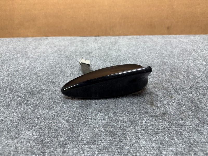 GENESIS G80 2021-2025 OEM AM FM RADIO STEREO ROOF SHARK ANTENNA ASSEMBLY (BLACK)