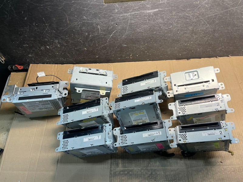 Mix 10 of Car Radios X4305