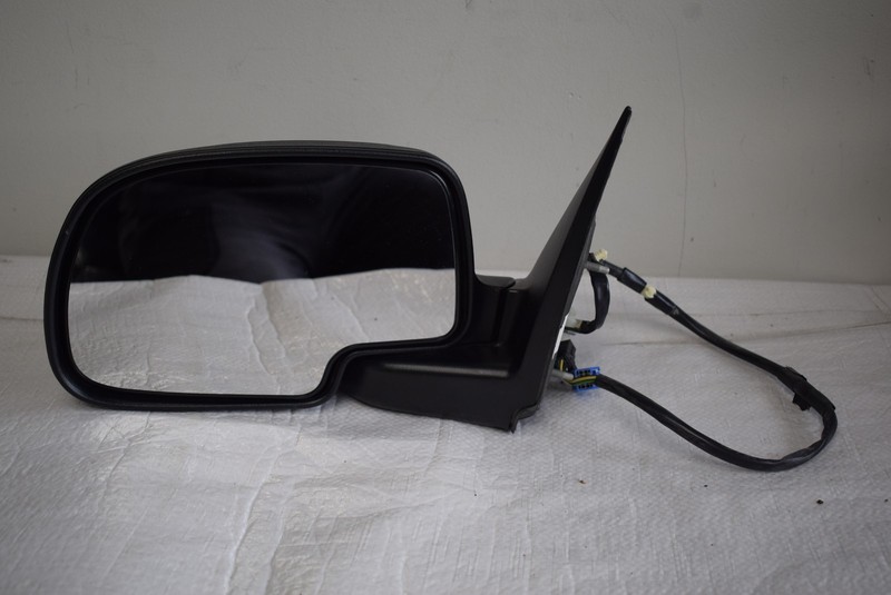 2003-2006 CHEVY SILVERADO GMC SIERRA LEFT DRIVER SIDE MIRROR OEM