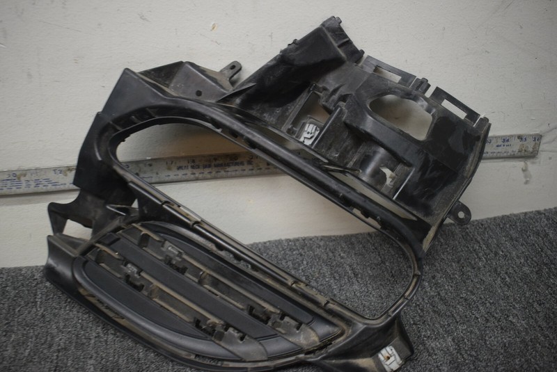 2010-2013 PORSCHE PANAMERA SIDE BRACKET FACTORY OEM