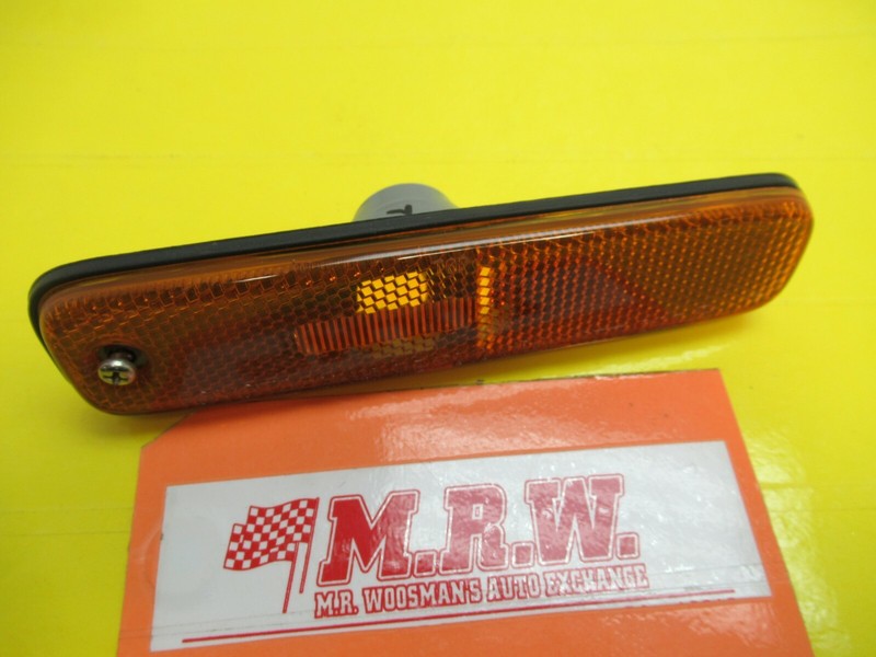 SIDE MARKER LIGHT LAMP FENDER MOUNTED AMBER PASSENGER SIDE R for CELICA 94-99 GT