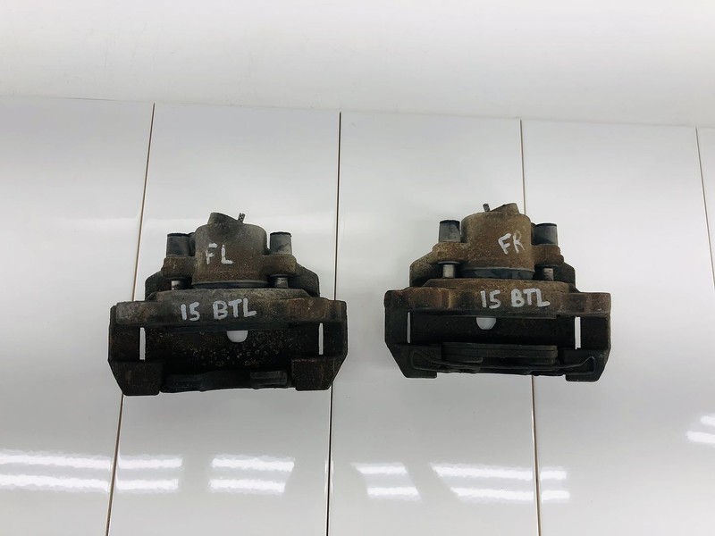 12-19 VOLKSWAGEN BEETLE FRONT RIGHT & LEFT SIDE ABS BRAKE CALIPER SET OF 2 OEM