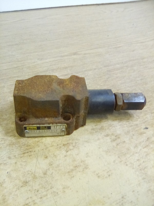 Parker DAFB209P04E Hydraulic Valve "RUSTY"